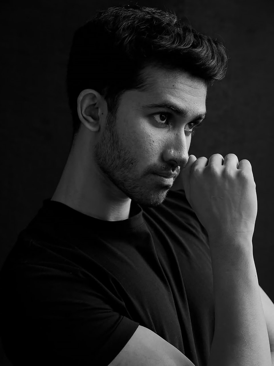 Black and white portrait of Ary Satish, who plays Ayaan Sharma in Open Return
